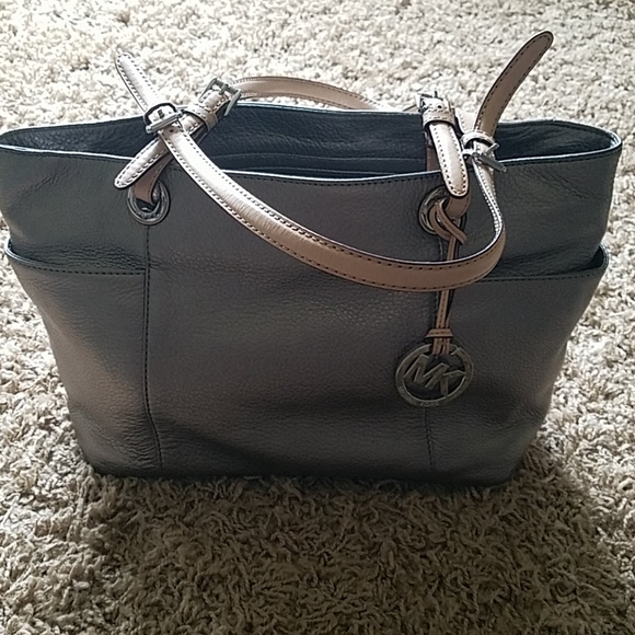 MK Leather Tote - Picture 4 of 8